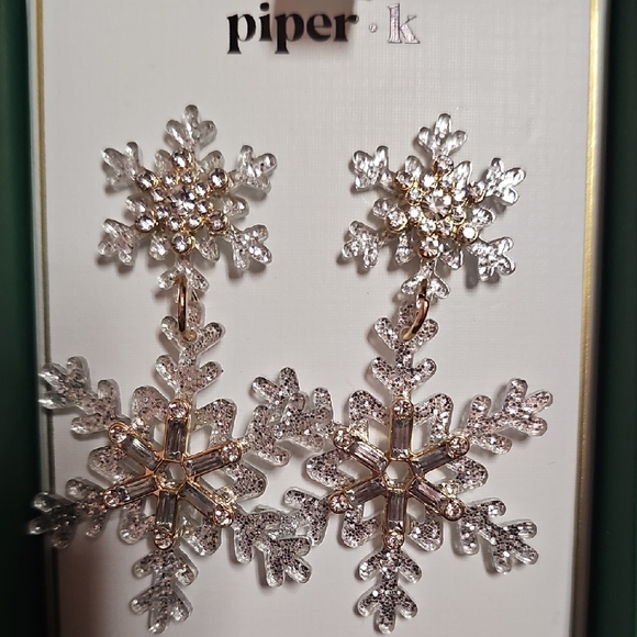 Piper K NWT Silver Snowflake Earrings - Picture 3 of 7